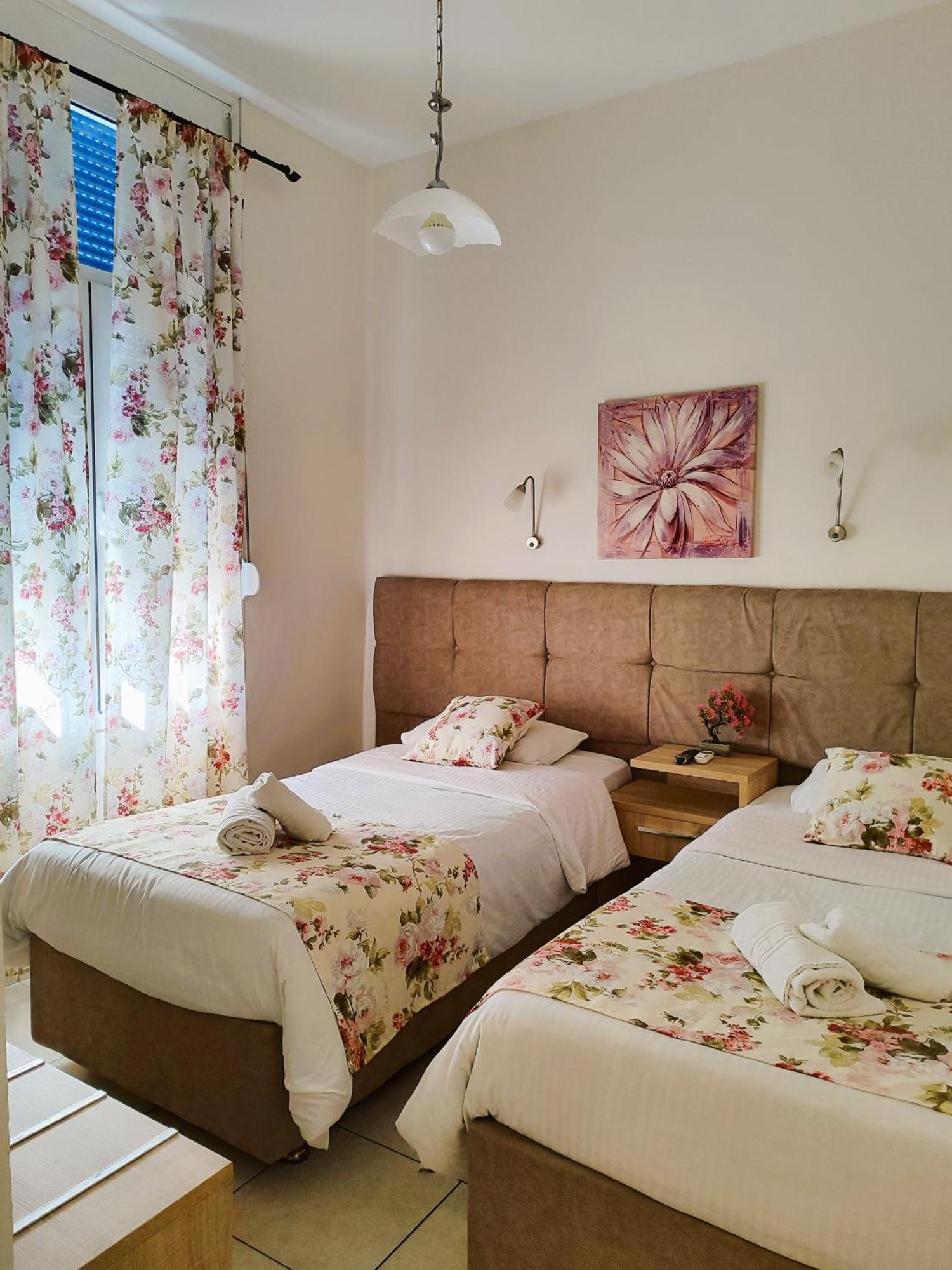 Pelineon Rooms Chios Town Exterior photo